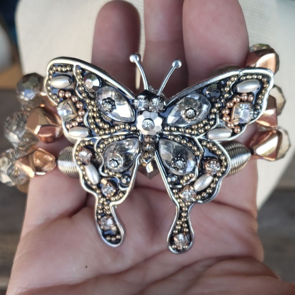 Creation stretch butterfly bracelet NWT